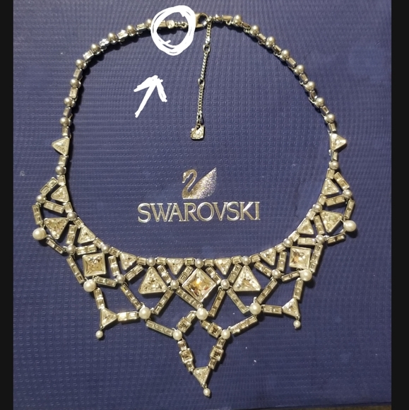 Swarovski Relate Necklace - Picture 3 of 6